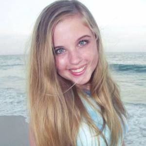 Meet your Posher, Avery